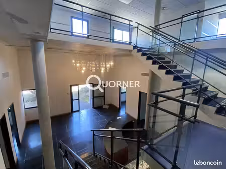 bureaux 407 m² fréjus