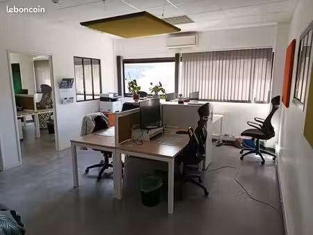 101 m2 de bureaux de standing za des playes