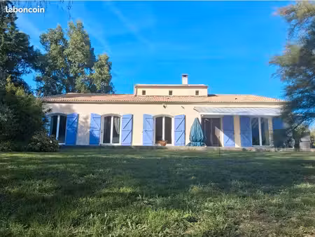 maison provencale de plain-pied sur 7600m2 de terrain plat et arboré