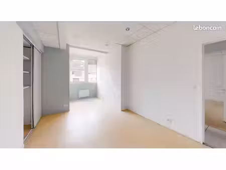 local commercial 61 m² palaiseau