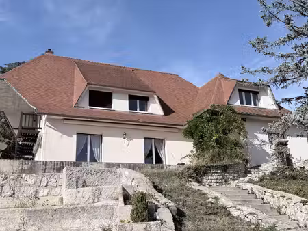 maison familiale traditionnelle fonctionnelle et lumineuse