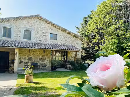 ? propriété de caractère - 19 8 hectares - 255m2