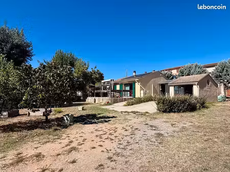 villa 4 pièces 80 m²