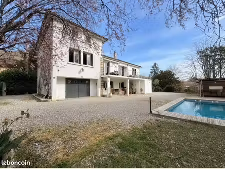 belle maison avec vue