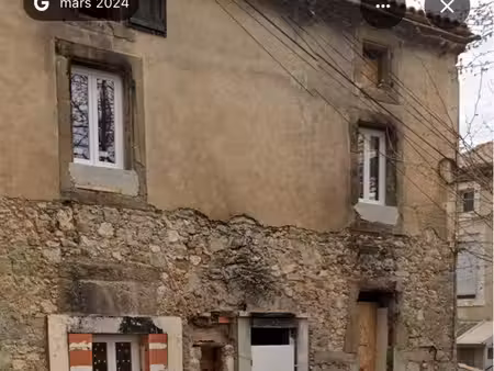 maison à rénover entièrement 100 m² sur 3 niveaux – 45 000 – gros potentiel – rénovation c