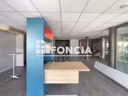 location - local commercial - 80 m² - 12 000 €/an hc ht -
