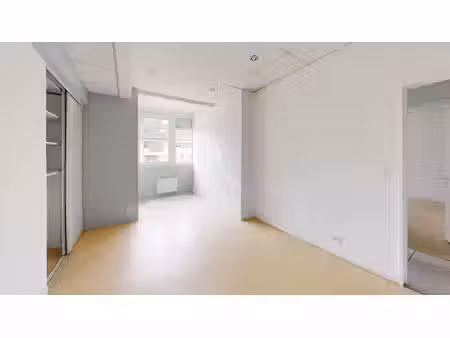 local commercial palaiseau 61m²