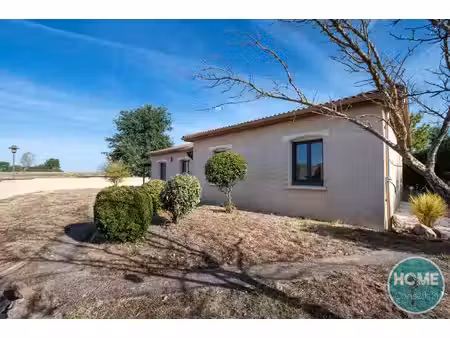 maison individuelle avec jardin et garage