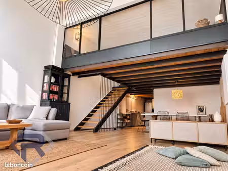 loft/atelier/surface 4 pièces 167 m²