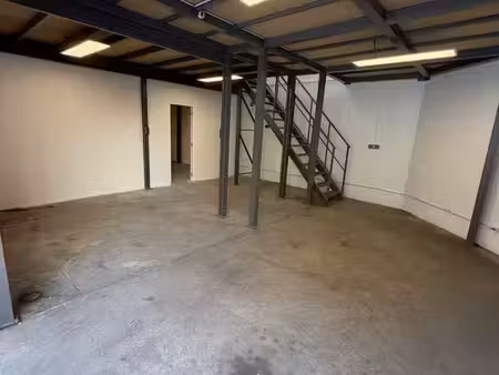 local 160 m² montreuil