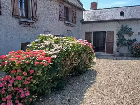 maison ancienne avec dépendance