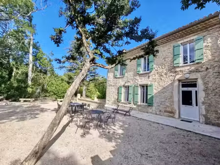 mas provençal meublé avec piscine