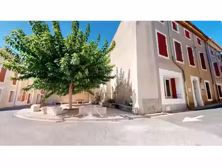 maison de village avec extérieur à ouveillan