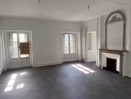 1 place du clauzel - f2 au 4eme etage