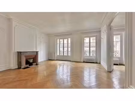 location bureaux 124m² à 493m²