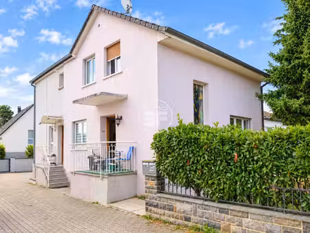maison individelle composée de 2 appartements