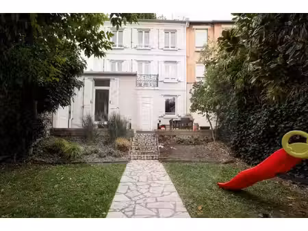 superbe maison avec garage et dépendance en plein coeur du h