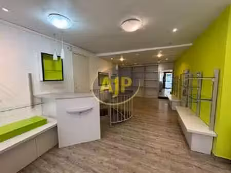 vente bureaux et commerces à pontivy centre ville (56300) : à vendre / 32m² pontivy centre