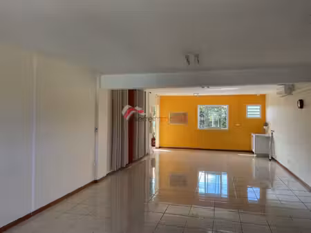 location local professionnel 63m² st pierre 97432
