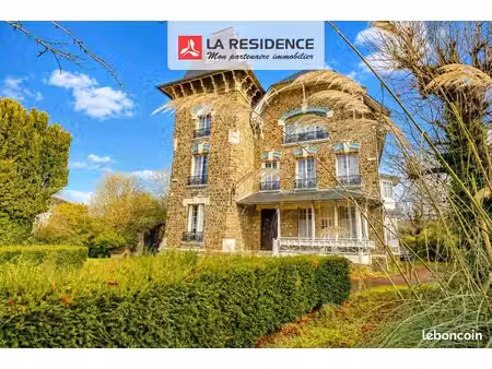 maison de 18 pièces