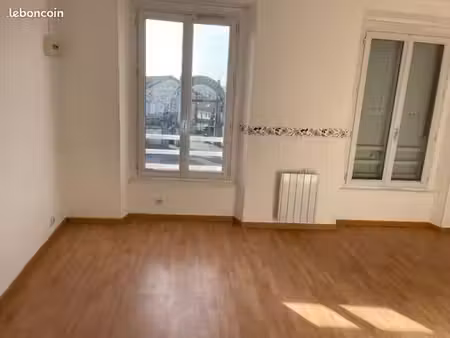 loue à montmirail 2 pièces 31 m2 448 euros