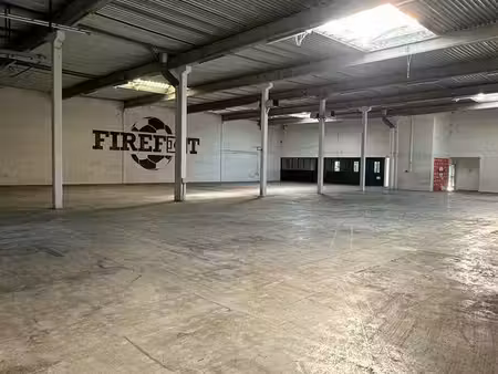 local d'activite 1463 m² eragny