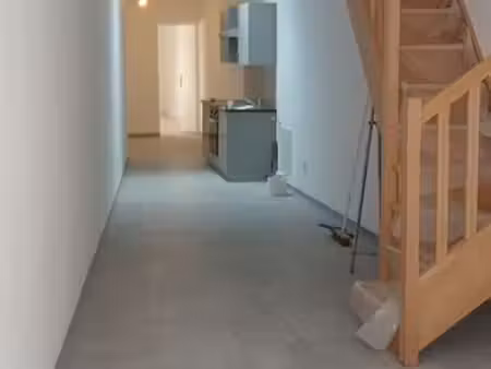 maison entièrement rénovée   située à denain centre  à proximité immédiate des commerces  