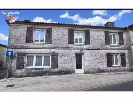 maison t4 le seure dep17