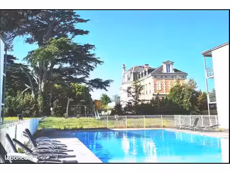 t3 meublé 6 personnes – piscine  terrasse  2 parkings – rez-de-chaussée – lagord