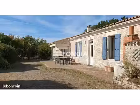 maison de caractère en pierres et un chai indépendant à rénover