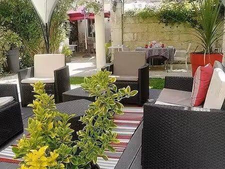 bar  fonds de commerce  restaurant 273 m² saintes
