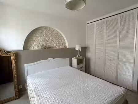 t2 meublé avec petit jardin – dompierre-sur-mer