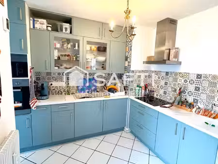 appartement 80 m² à 250 m mer avec balcon cave gge
