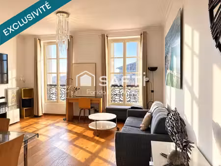 front de mer historique - elégance - quai de la joliette