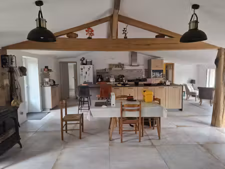 grande maison de plain pied familiale de 160m² avec ses dependances