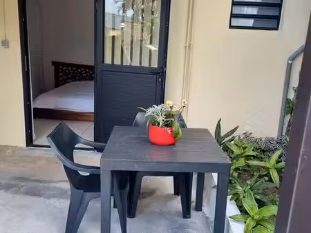 étang salé studio meublé jardin 780 ch comprises