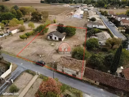 terrain 1879 m² cours-de-pile