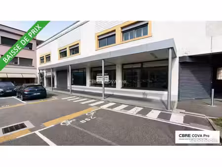 local commercial 880 m²