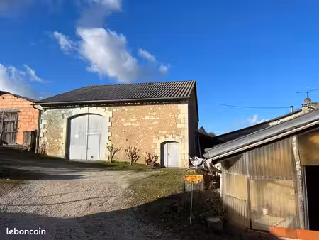 à louer hangar de stockage ou agricole 150m2 mezzanine