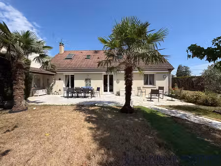 maison individuelle les essarts le roi de 139 m² au sol