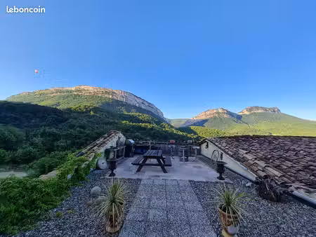 maison avec terrain et piscine