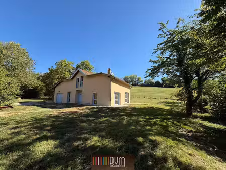 exclusivité - maison familiale au calme à rignat