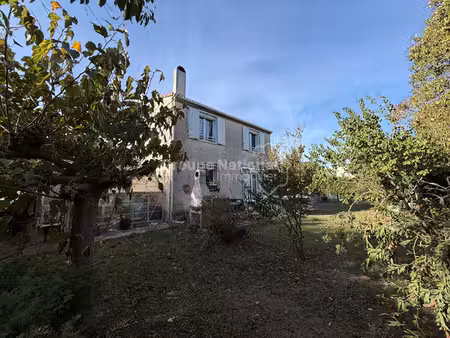 vaunage villa 3 chambres sur 700m2 avec piscine garage et terrasse