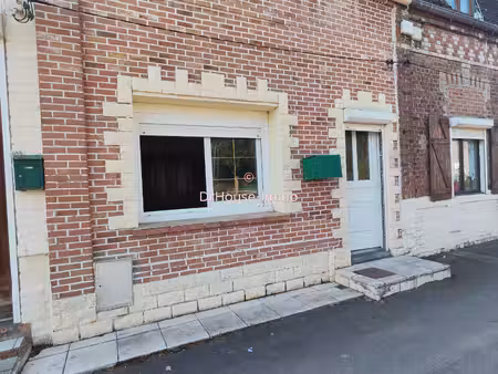 maison de ville avec jardin - beau potentiel après travaux