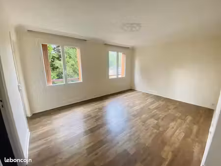 studio 1 pièce 30 m²
