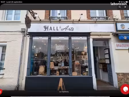 local commercial  avec vitrine  centre-ville  breteuil sur iton
