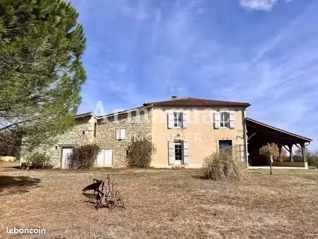 propriété 5 pièces 181 m²