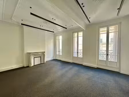 location bureaux marseille 13002 210m²
