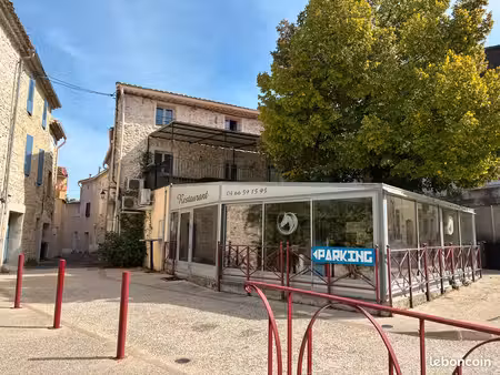 bâtiment en pierres 215m² avec bureaux et restaurant
