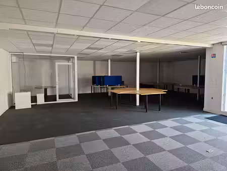 local professionnel 90 m2 + depot possible 60 m2